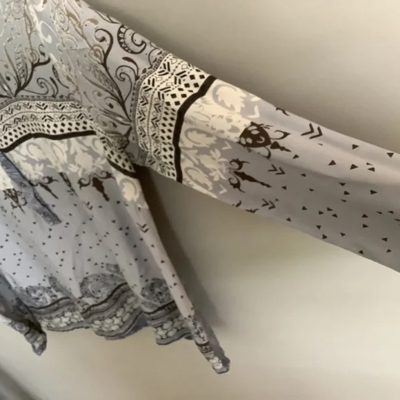 CREAM Blouse. Long Sleeve Blouse. Boho grey neutral pattern - Picture 6 of 10